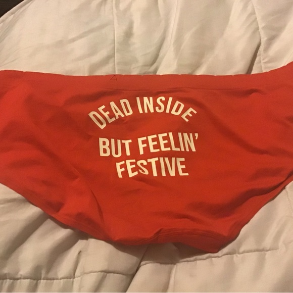 🌟🌟🌟Torrid 5 plus size red Christmas skull brief panty NWT - Picture 3 of 8